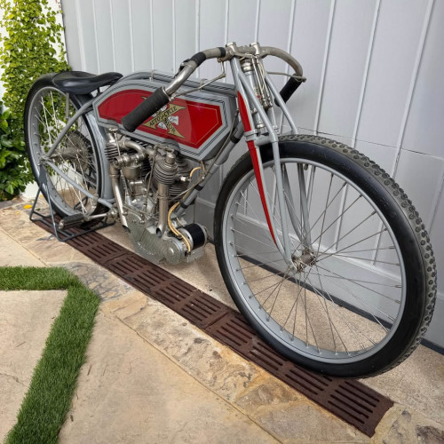 1913-Excelsior-Henderson-7sc-racer2.jpg